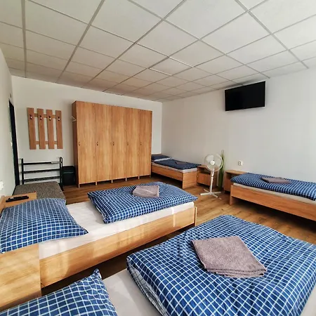 Ubytovna Bytca Auberge de jeunesse *